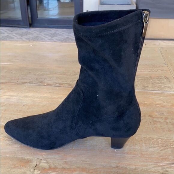 New Silent D Kitten Heeled Ankle Boots Black Suede US 7 - Picture 5 of 8